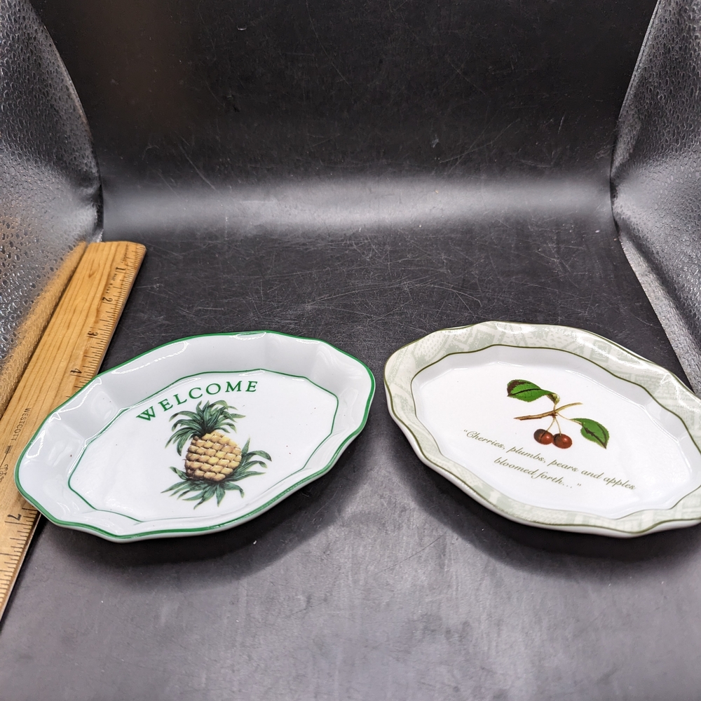 Decorative Trinket Dishes One From Williamsburg And One From Mount Vernon